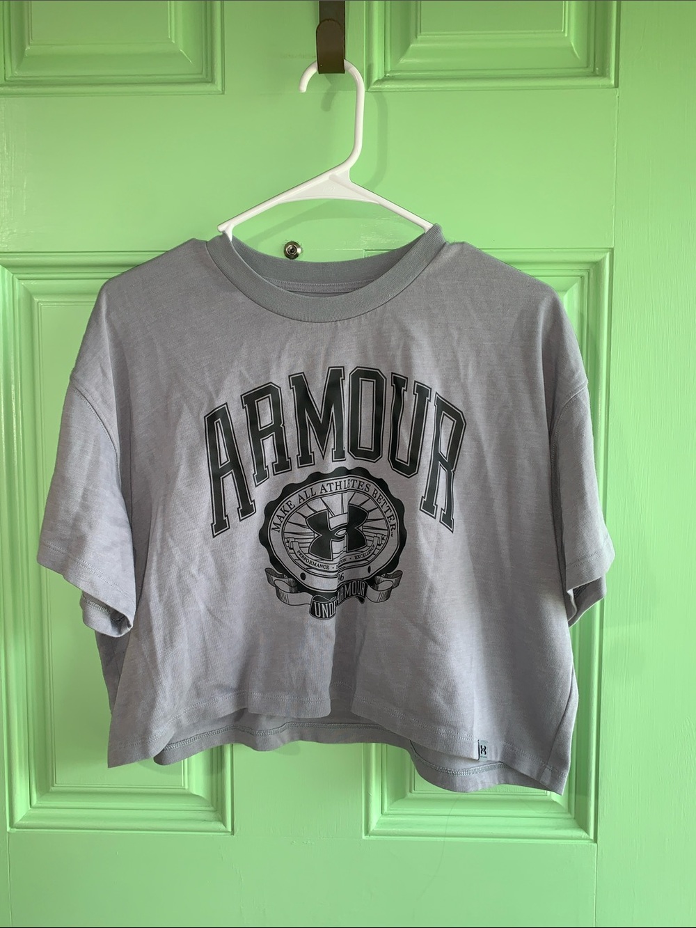 Under Armour Cropped Top - Women’s size Small